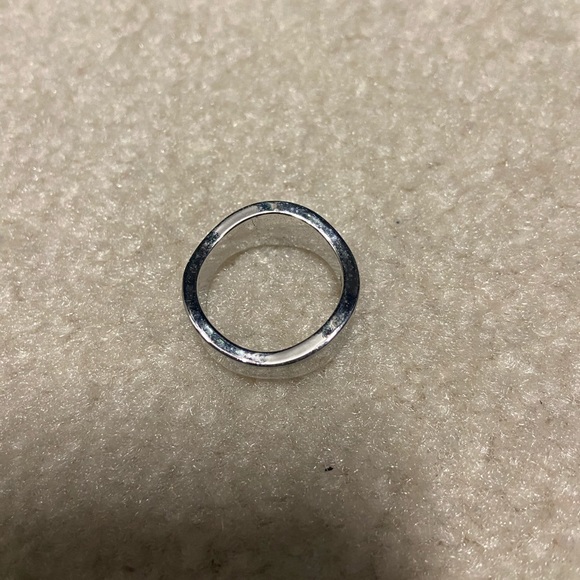 Lia Sophia silver ring. - Picture 2 of 2